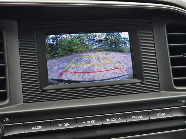 Used 2020 Hyundai Elantra SE w/ Cargo Package (C1) FWD image 25