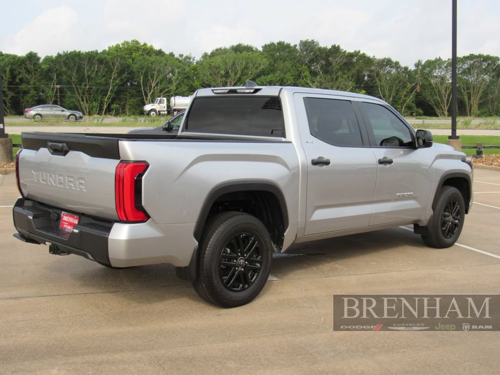 Used 2025 Toyota Tundra SR5 AWD/4WD image 10