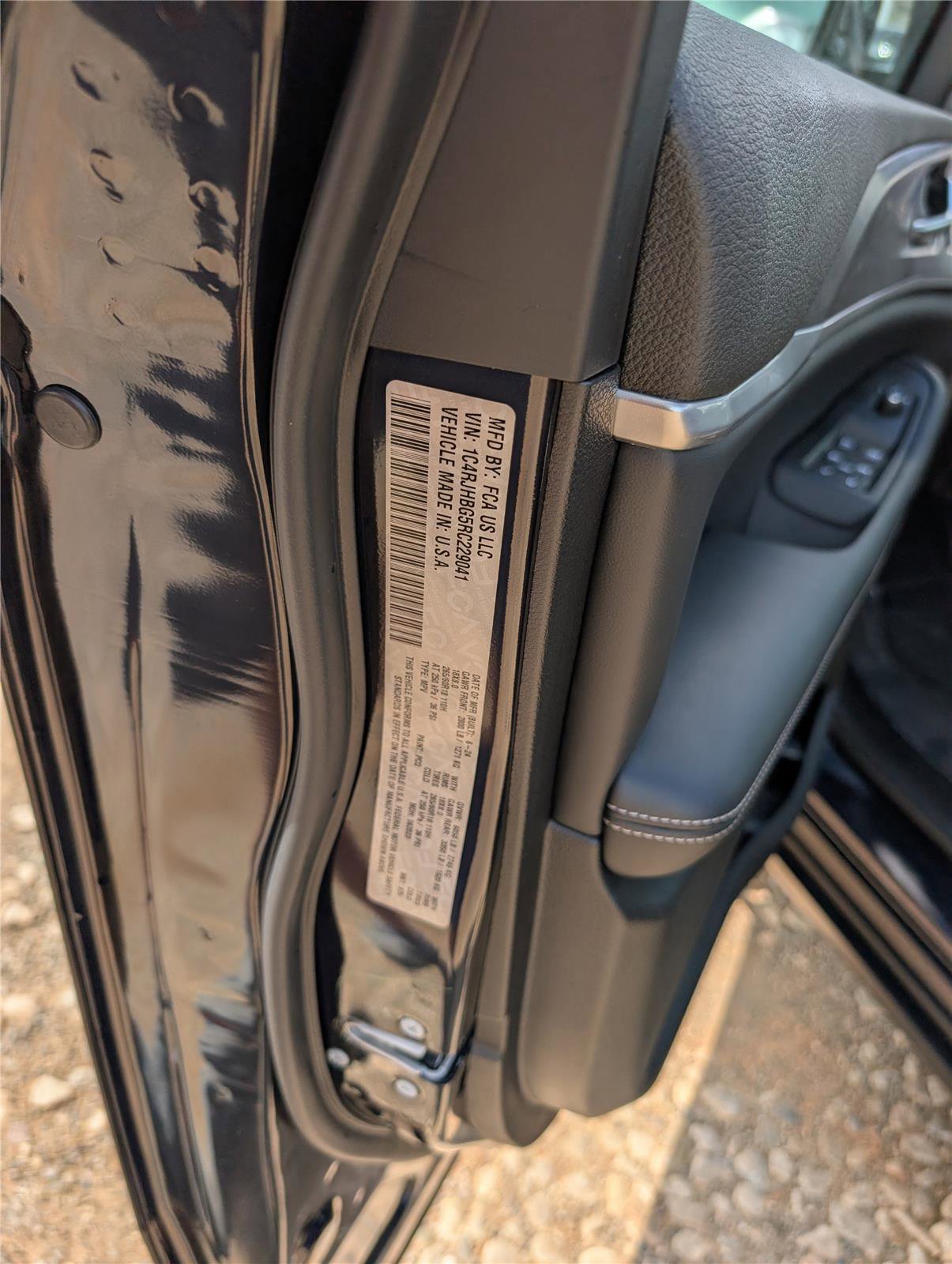 Used 2024 Jeep Grand Cherokee Limited w/ Luxury Tech Group II image 16