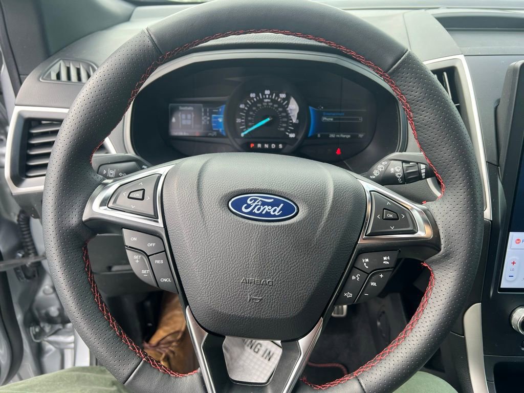 Used 2024 Ford Edge ST-Line image 16