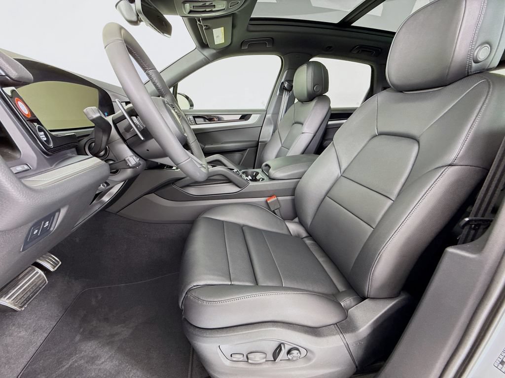 New 2026 Porsche Cayenne AWD/4WD image 5