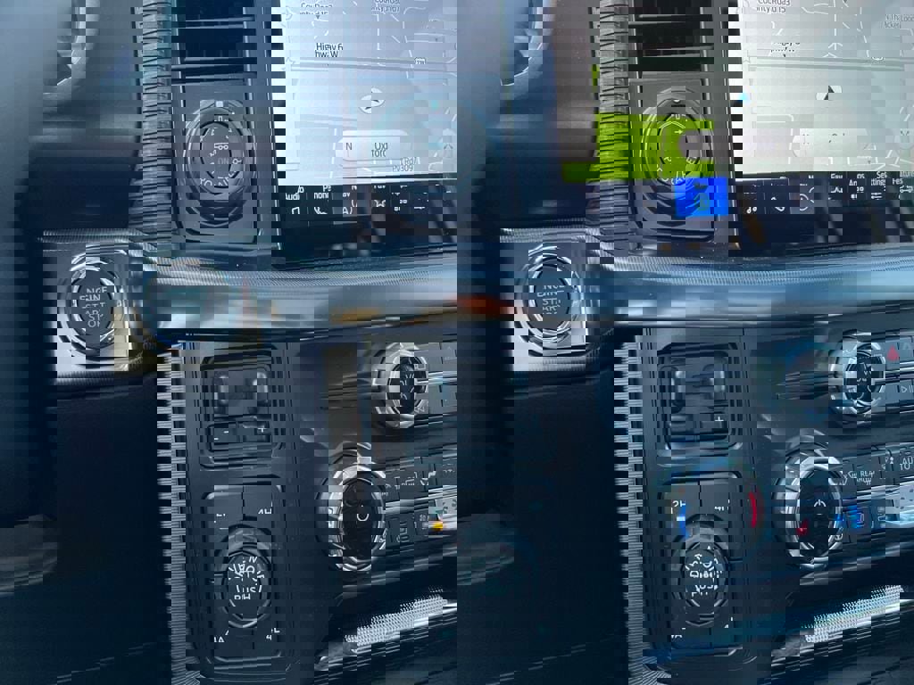 New 2025 Ford F150 Platinum w/ Equipment Group 702A High image 32