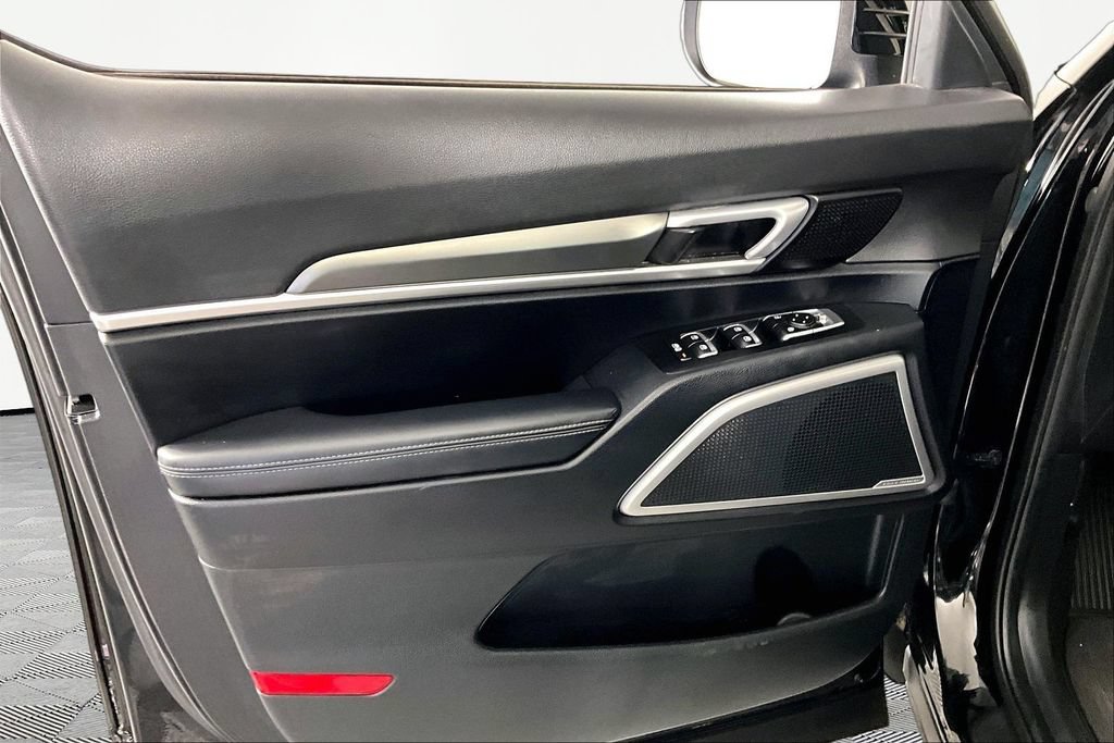 Used 2022 Kia Telluride S FWD image 19
