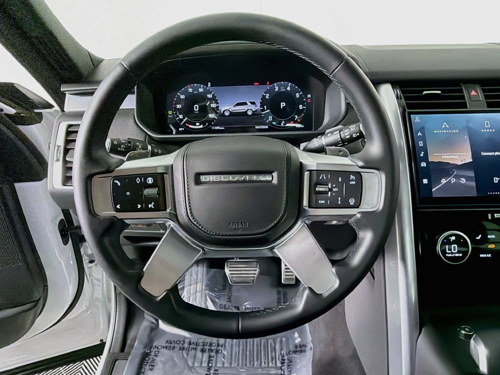 Certified 2025 Land Rover Discovery Dynamic SE AWD/4WD image 11