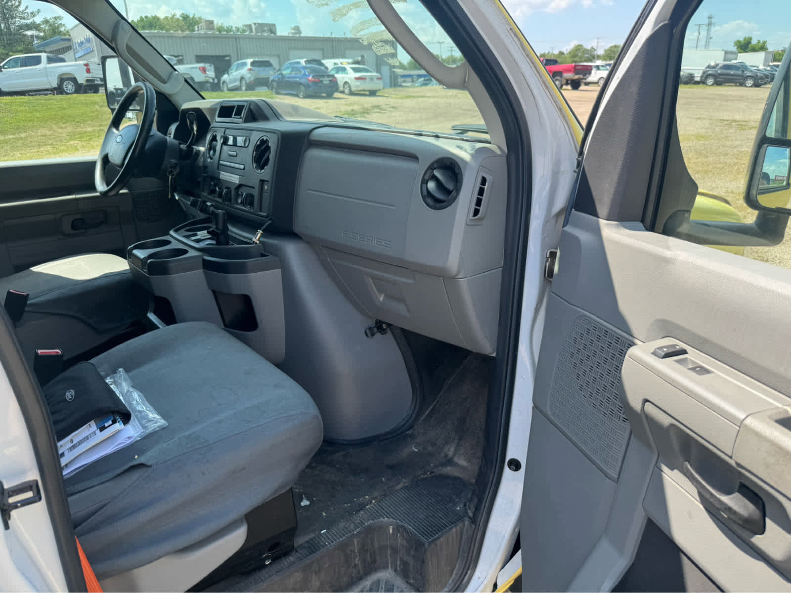 Used 2018 Ford E-450 and Econoline 450 Super Duty w/ Power Windows & Locks Group RWD image 14