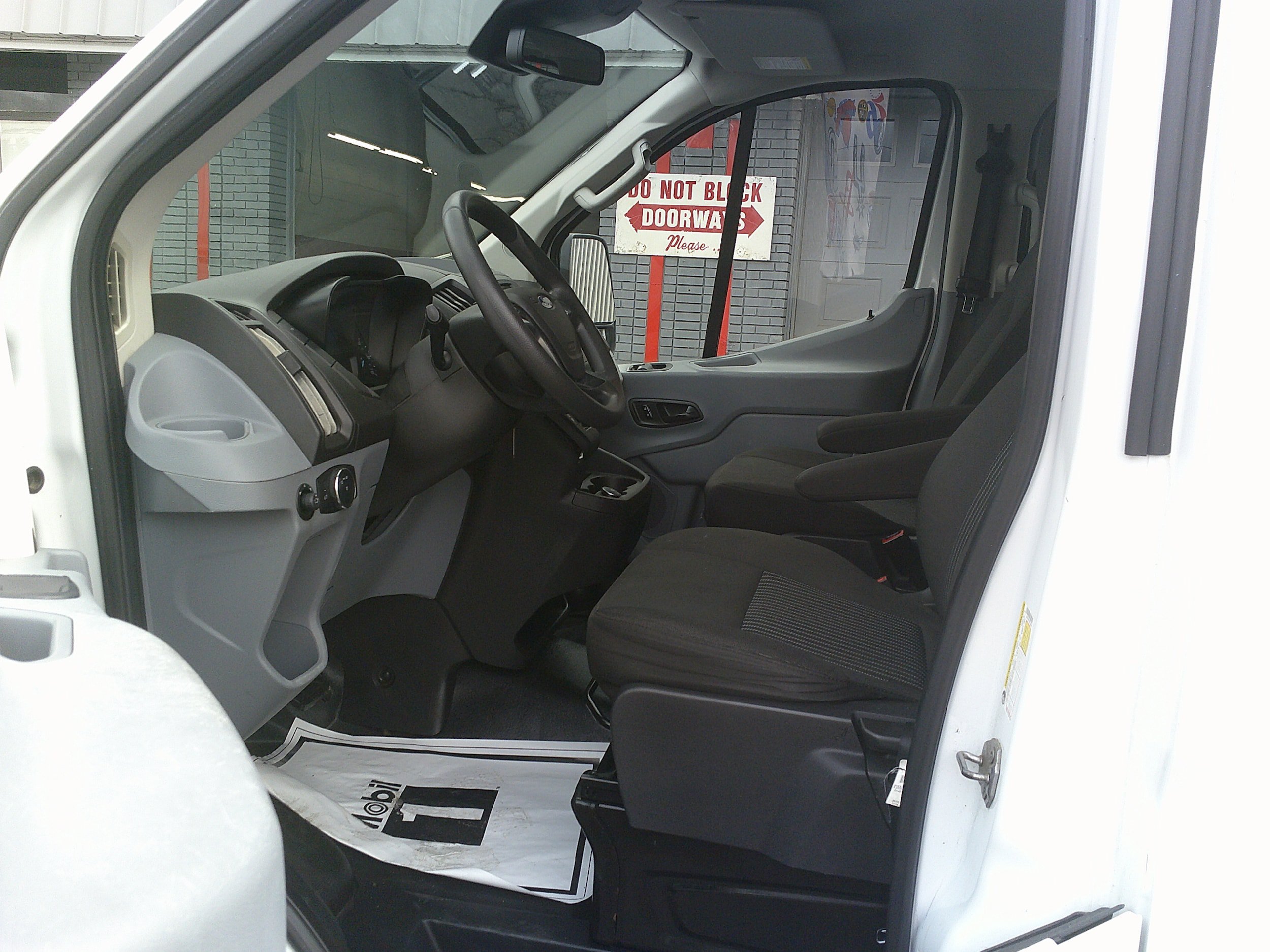 Used 2019 Ford Transit 250 130 Low Roof w/ Exterior Upgrade Package RWD image 11