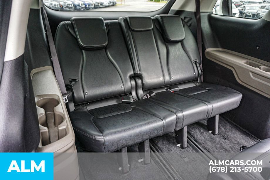 Used 2025 Kia Carnival FWD image 23