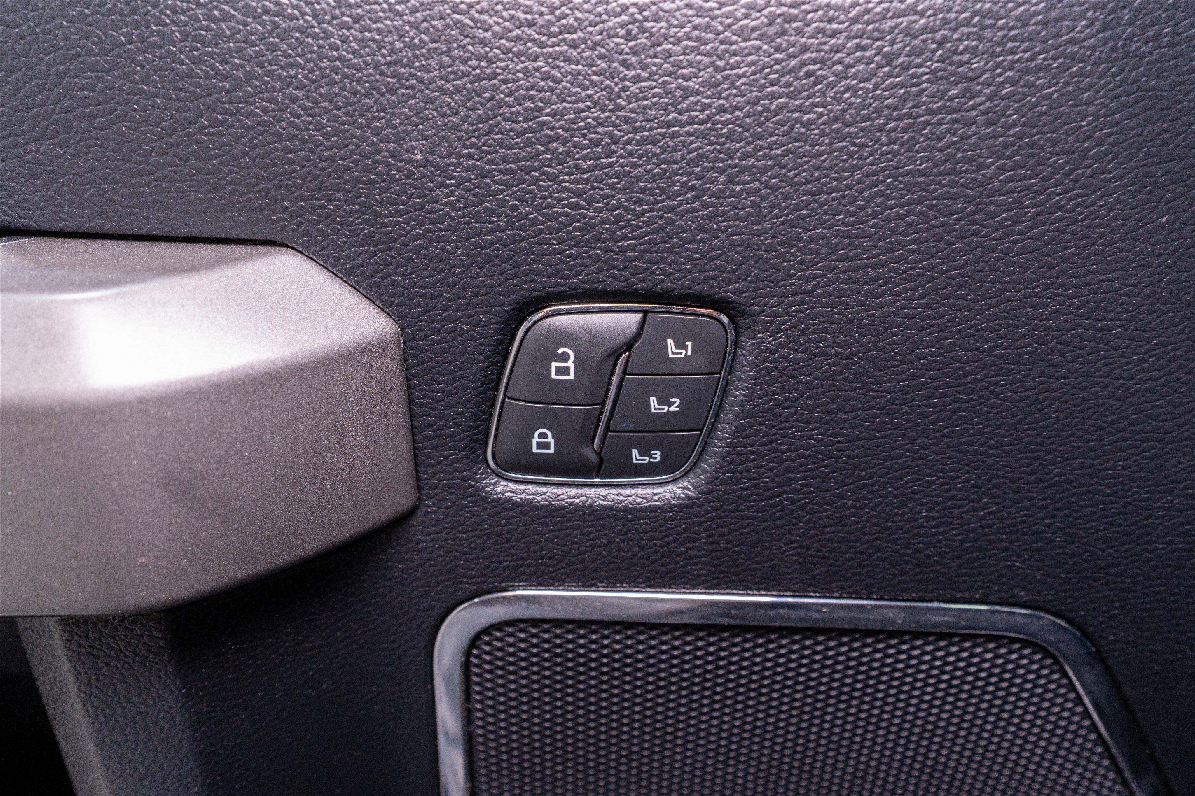 Used 2021 Ford F250 Platinum image 18