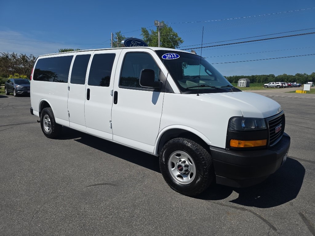 Used 2023 GMC Savana 3500 LS RWD image 4