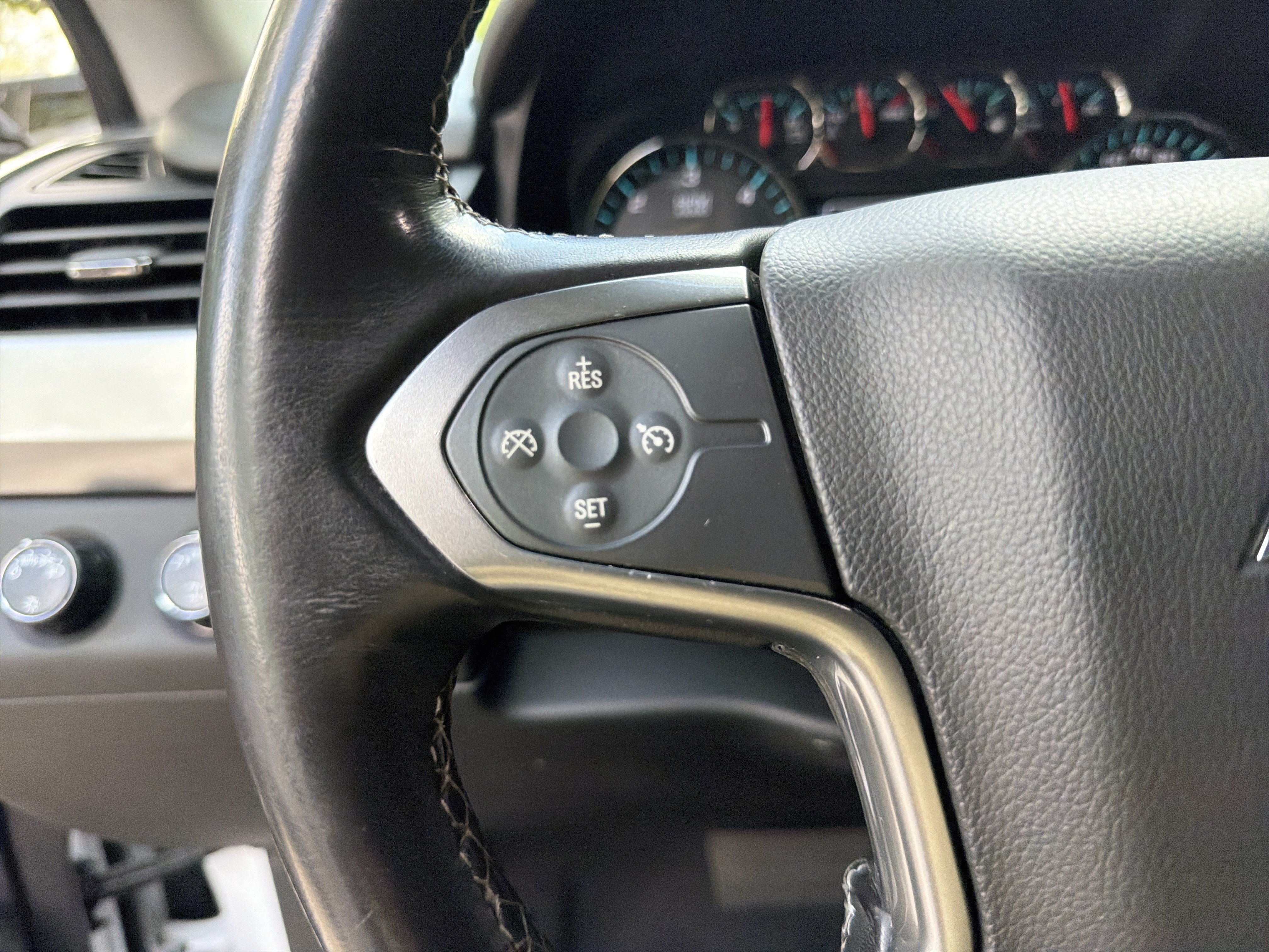 Used 2019 Chevrolet Tahoe LS AWD/4WD image 24