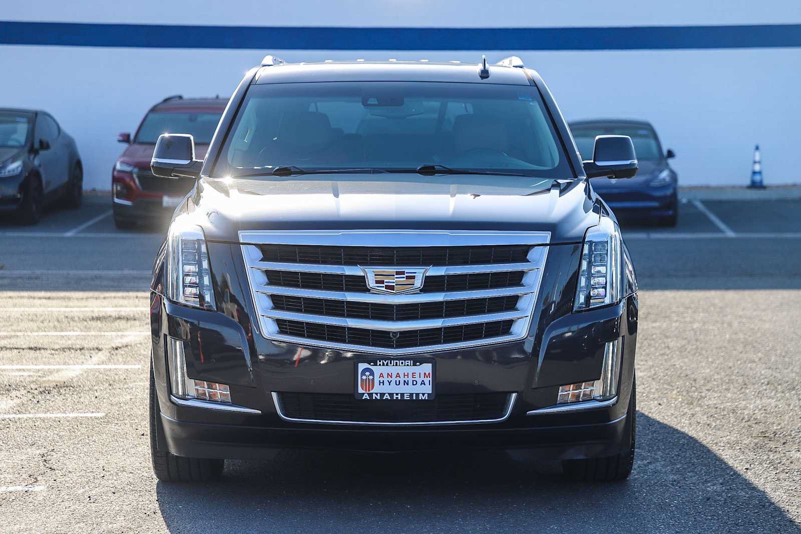 Used 2016 Cadillac Escalade ESV Premium AWD/4WD image 2