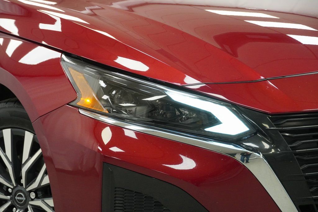 Used 2023 Nissan Altima 2.5 SV w/ SV Premium Package image 6