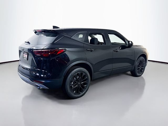 New 2026 Chevrolet Blazer LT w/ LPO, Black Sport Package FWD image 6