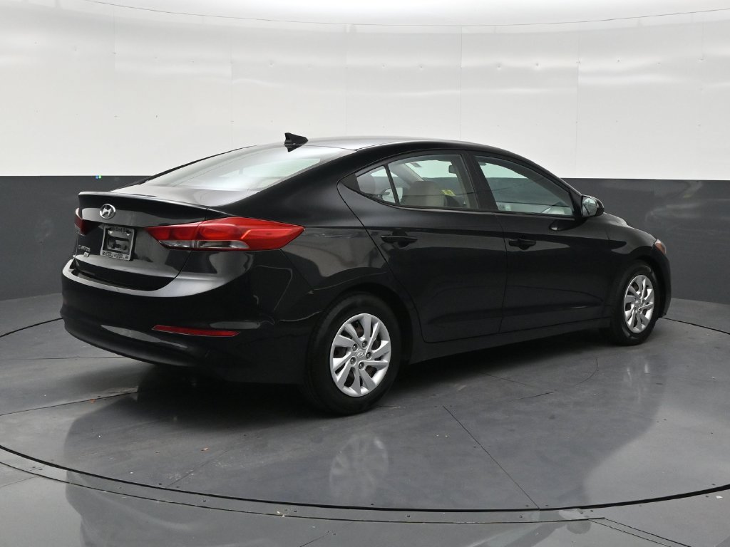 Used 2017 Hyundai Elantra SE FWD image 5