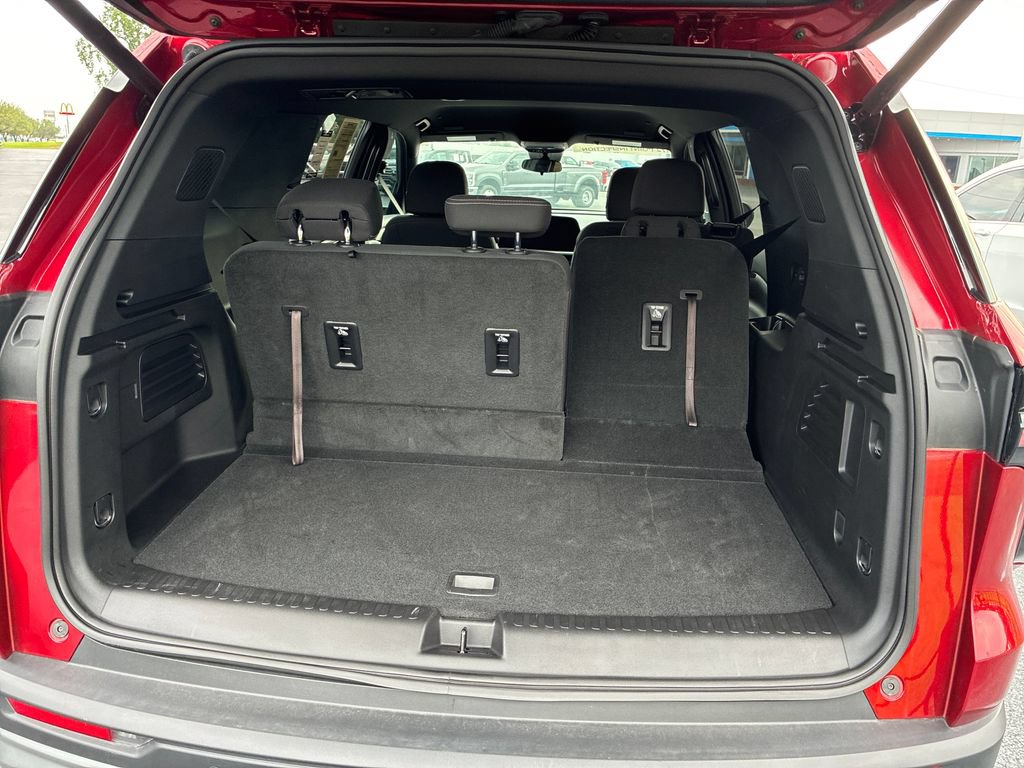 Used 2025 Chevrolet Traverse LT w/ LPO, Floor Liner Package AWD/4WD image 19