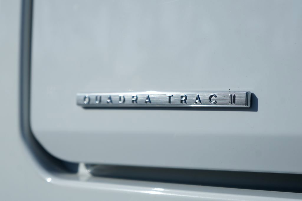 Used 2022 Jeep Wagoneer Series III w/ Rear Seat Video Group 1 image 53