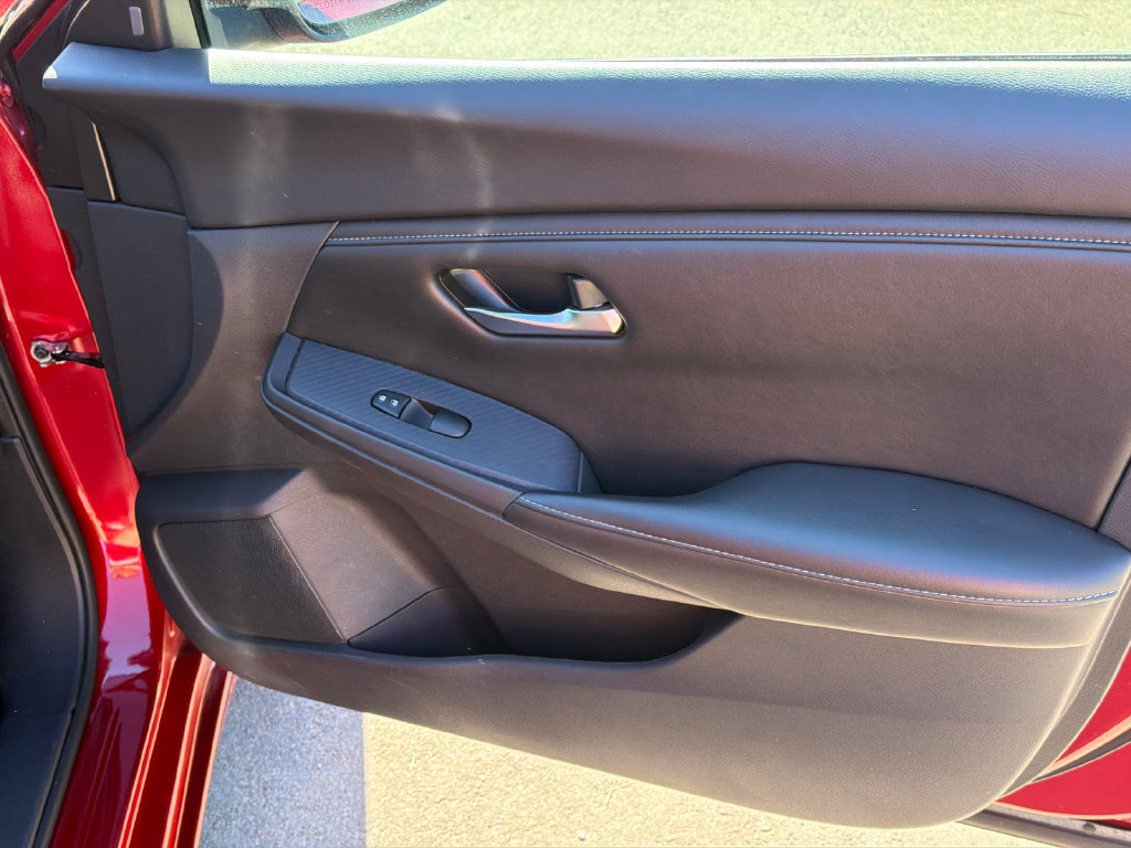 Used 2024 Nissan Sentra SV FWD image 14