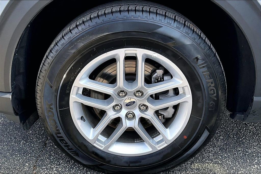 Used 2025 Ford Explorer Active image 13