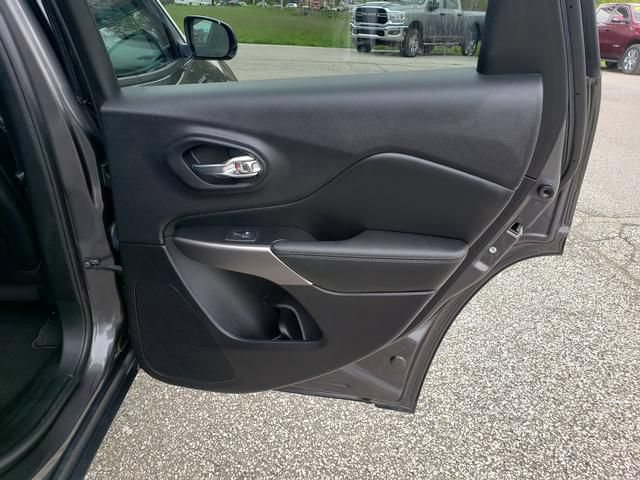 Used 2022 Jeep Cherokee Latitude Lux AWD/4WD image 17