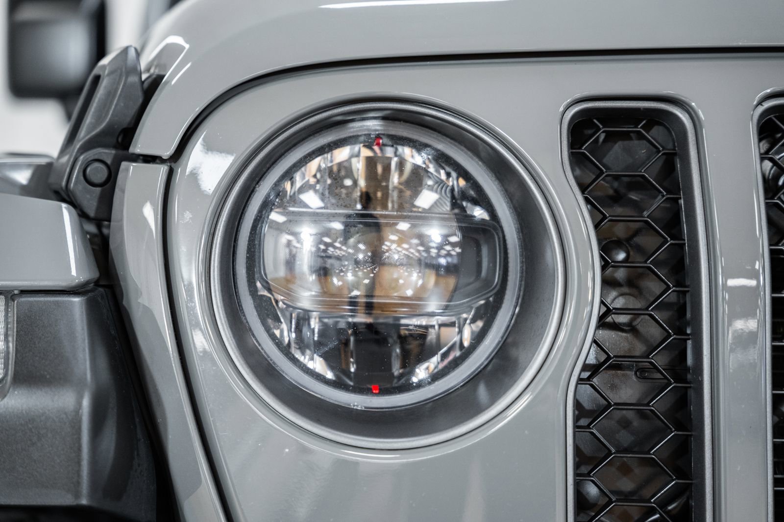 Used 2023 Jeep Wrangler Rubicon 392 image 9