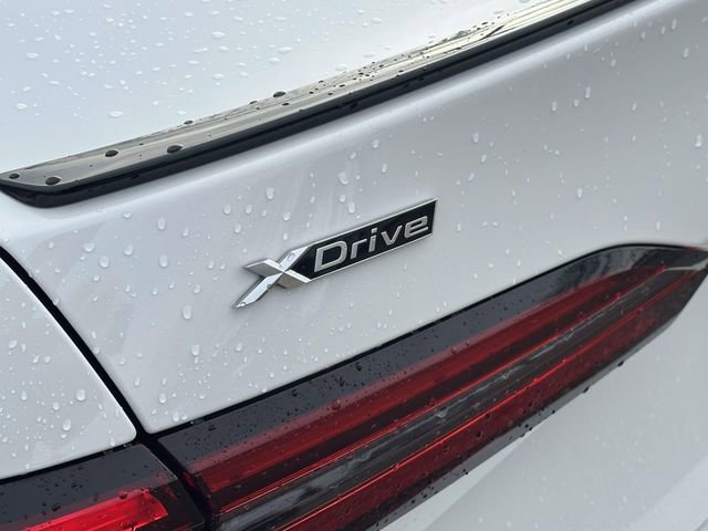 Used 2026 BMW 550e xDrive w/ Premium Package image 17