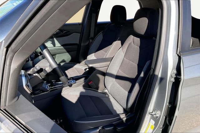 Used 2024 Chevrolet TrailBlazer LT w/ LT Cold Weather Package image 15