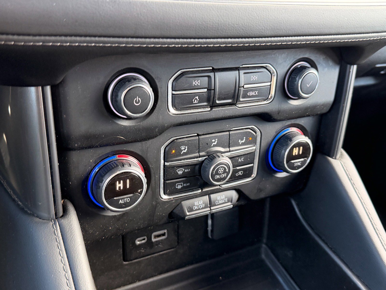 Used 2023 Chevrolet Tahoe LS image 25