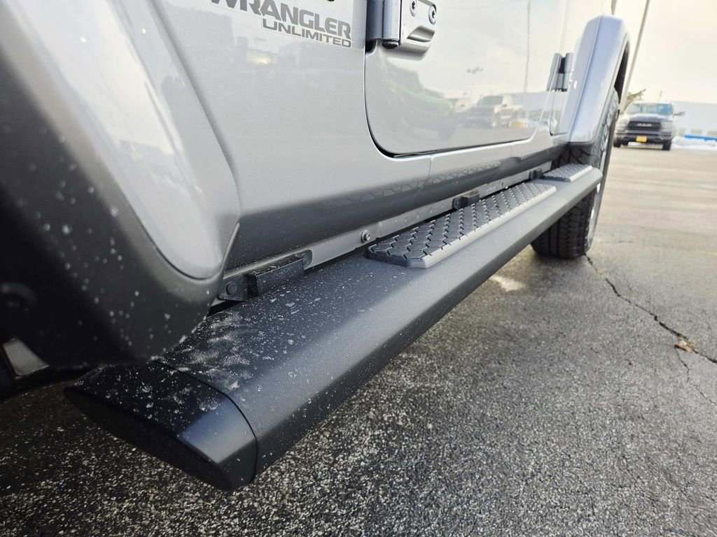 Used 2021 Jeep Wrangler Unlimited Sahara image 24