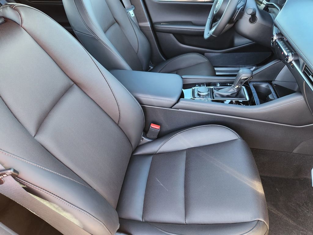 New 2026 MAZDA MAZDA3 Hatchback w/Premium Plus Pkg image 4