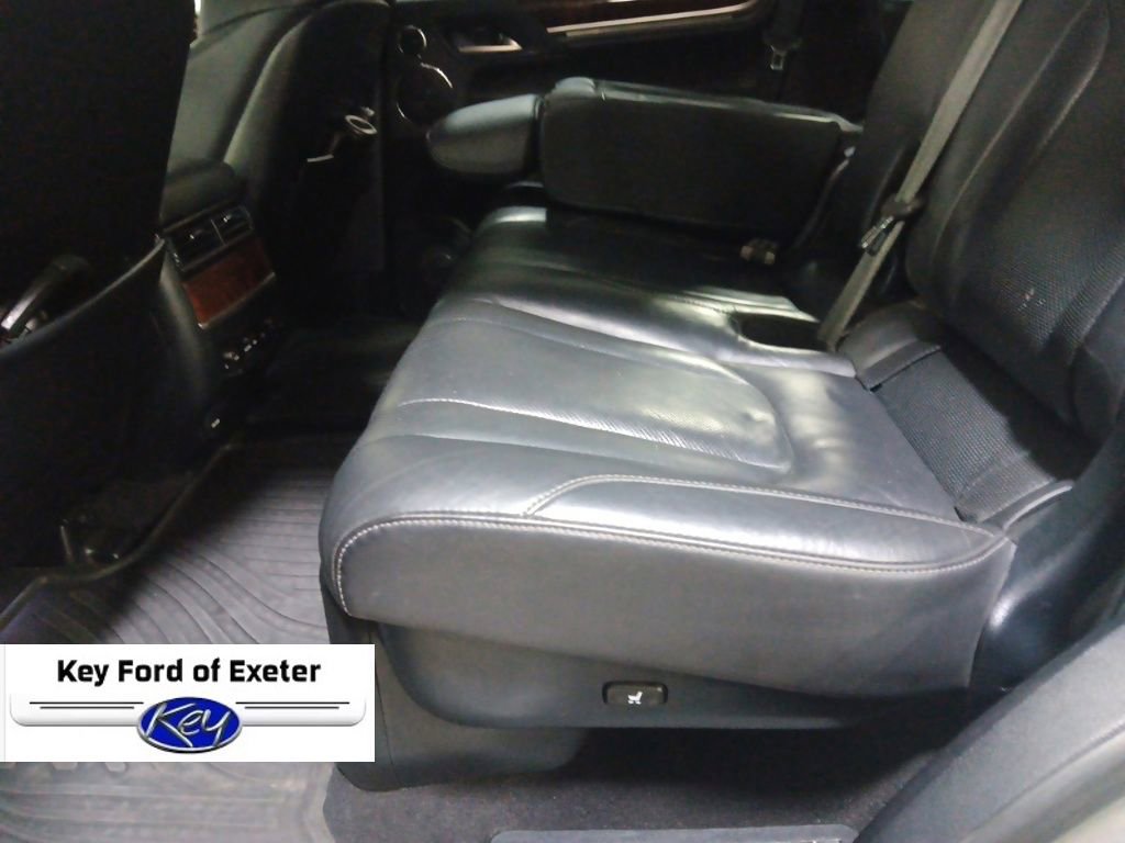 Used 2020 Lexus LX 570 4WD w/ Luxury Package image 19