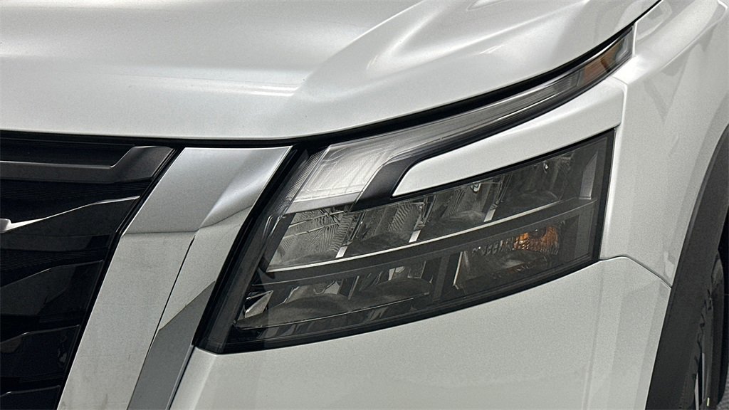 New 2025 Nissan Pathfinder Platinum w/ Cargo Package image 23