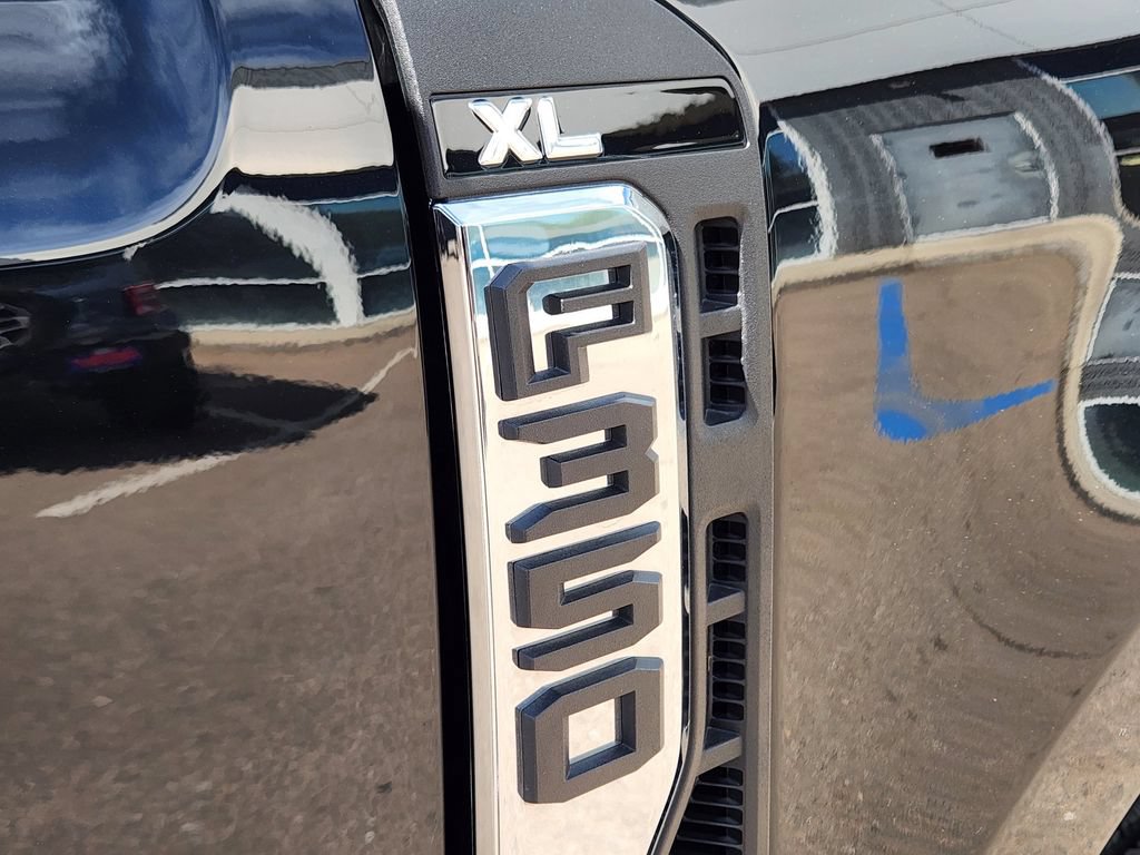 Used 2025 Ford F350 XL w/ XL Driver Assist Package AWD/4WD image 15
