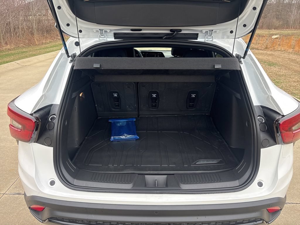 New 2026 Chevrolet Trax RS w/ Sunroof Package FWD image 46