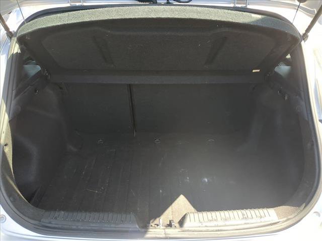 Used 2017 Hyundai Elantra GT FWD image 6