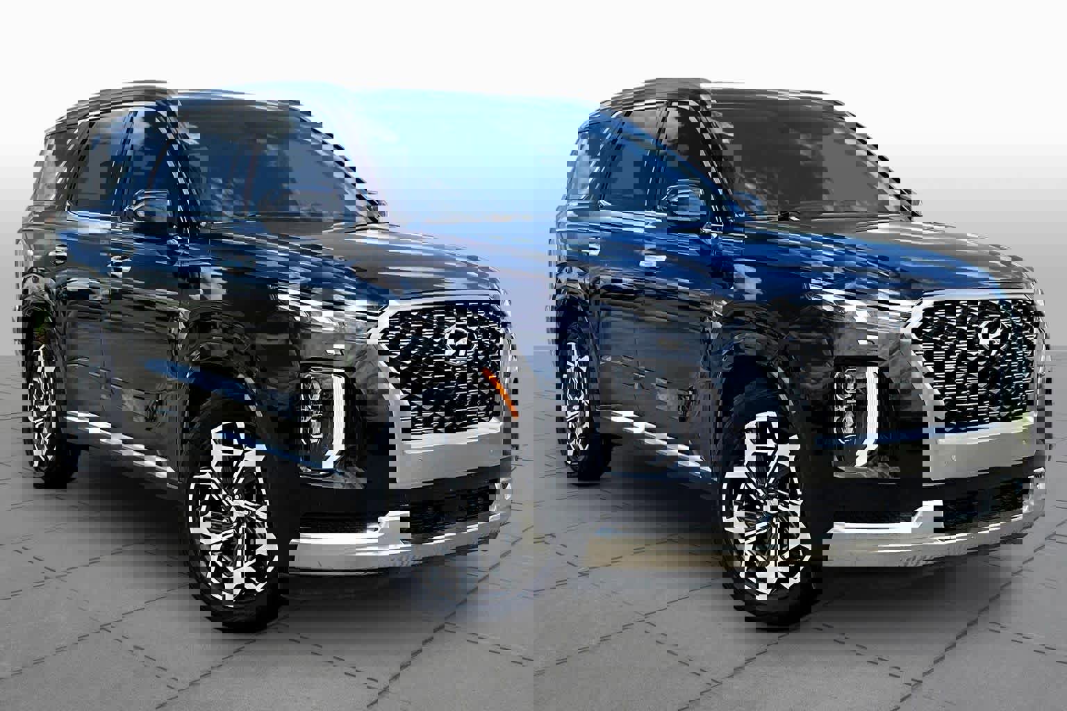 Used 2022 Hyundai Palisade Calligraphy image 3