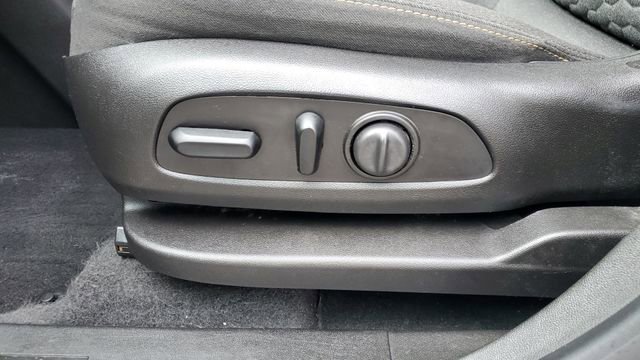 Used 2019 Chevrolet Equinox LT w/ Driver Convenience Package image 5