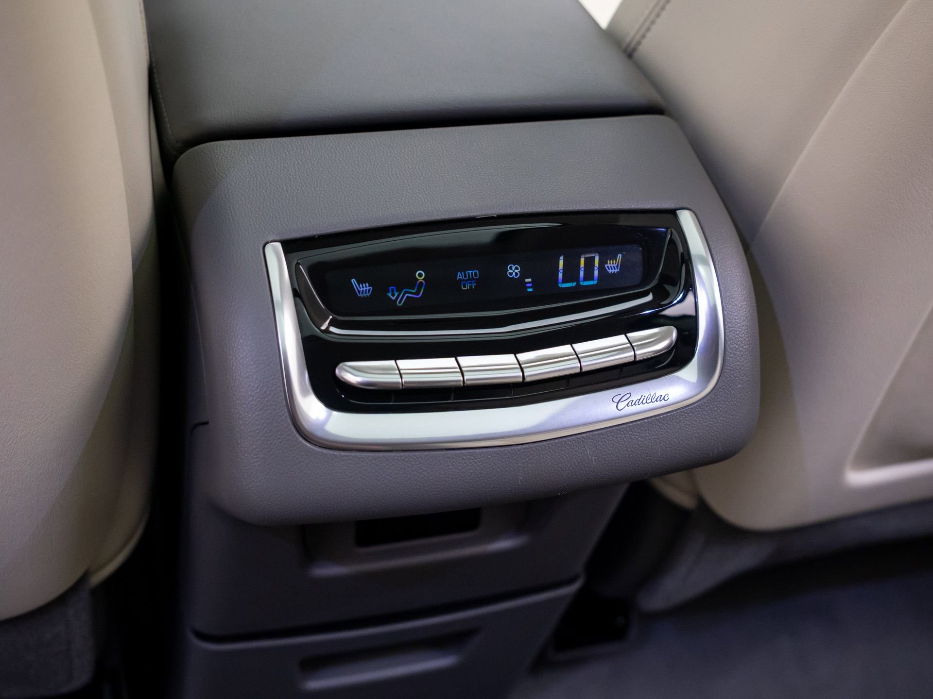 Used 2025 Cadillac XT6 Premium Luxury w/ Technology Package AWD/4WD image 25