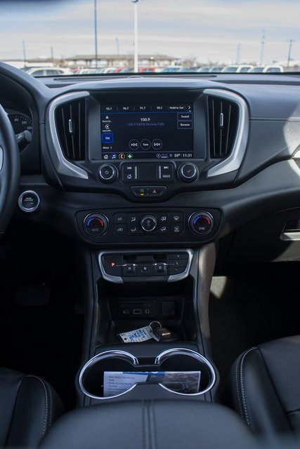 Used 2024 GMC Terrain SLT image 16