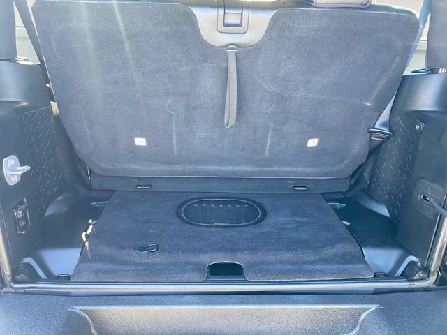 Used 2017 Jeep Wrangler Sahara w/ Dual Top Group AWD/4WD image 28