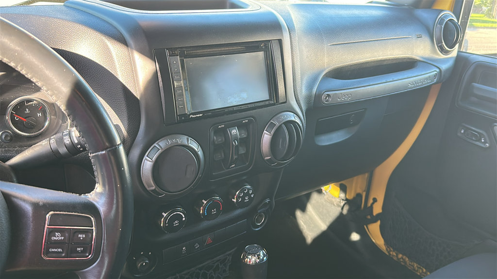 Used 2015 Jeep Wrangler Unlimited Sport w/ Quick Order Package 24S AWD/4WD image 8