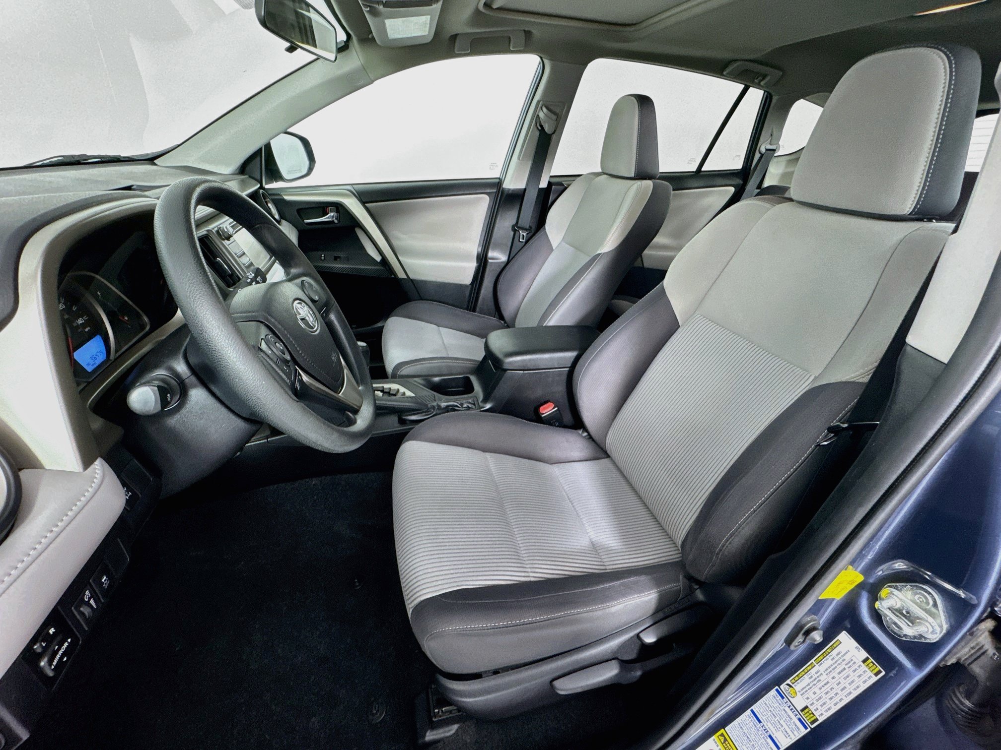 Used 2014 Toyota RAV4 XLE AWD/4WD image 19