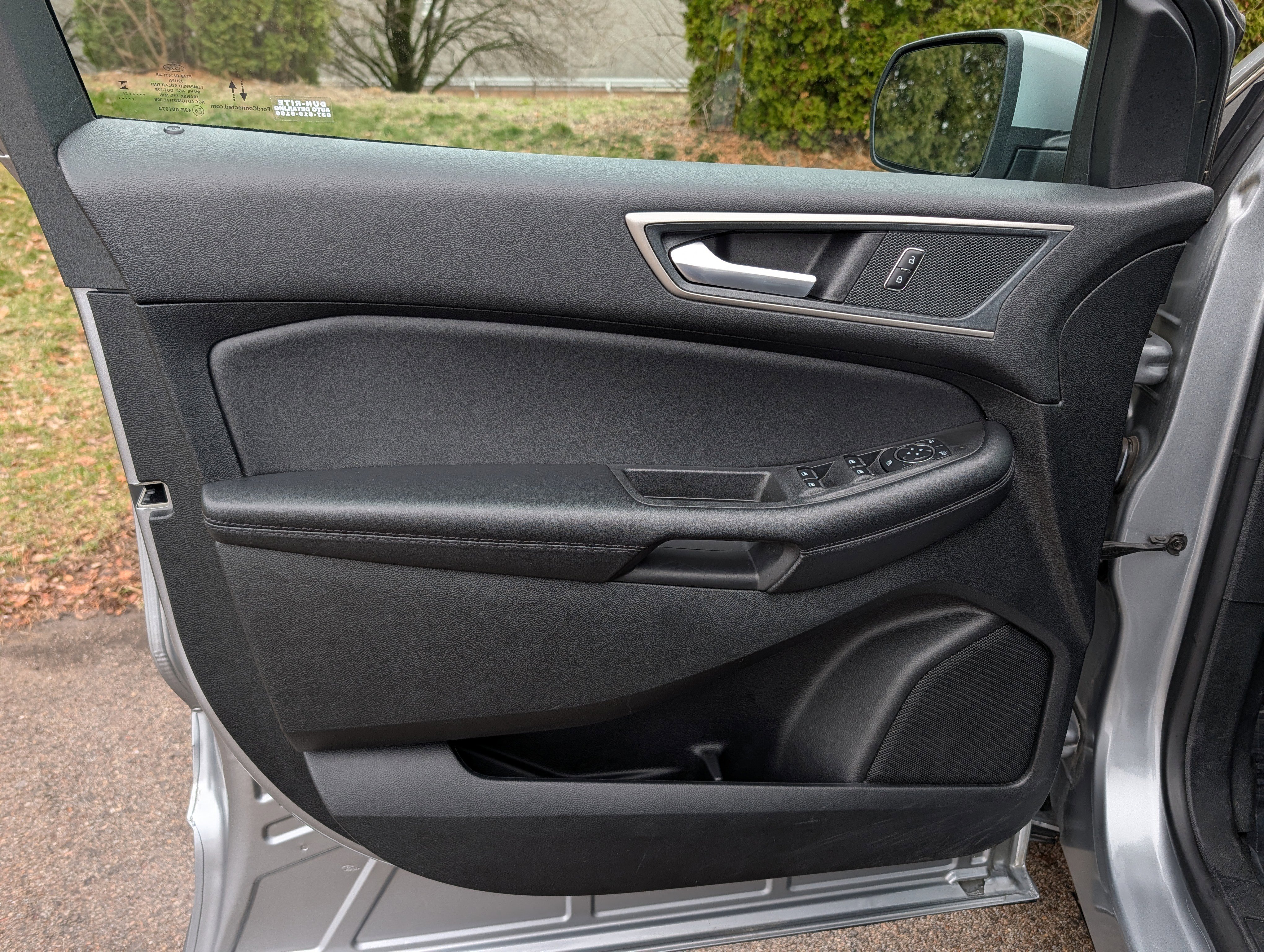 Used 2024 Ford Edge SEL image 32