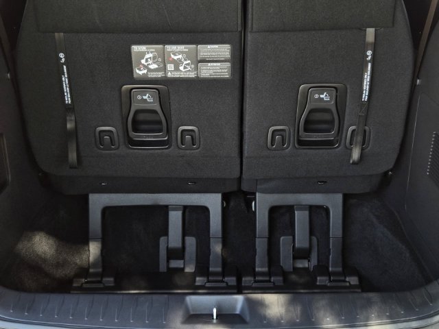Used 2026 Kia Carnival FWD image 9