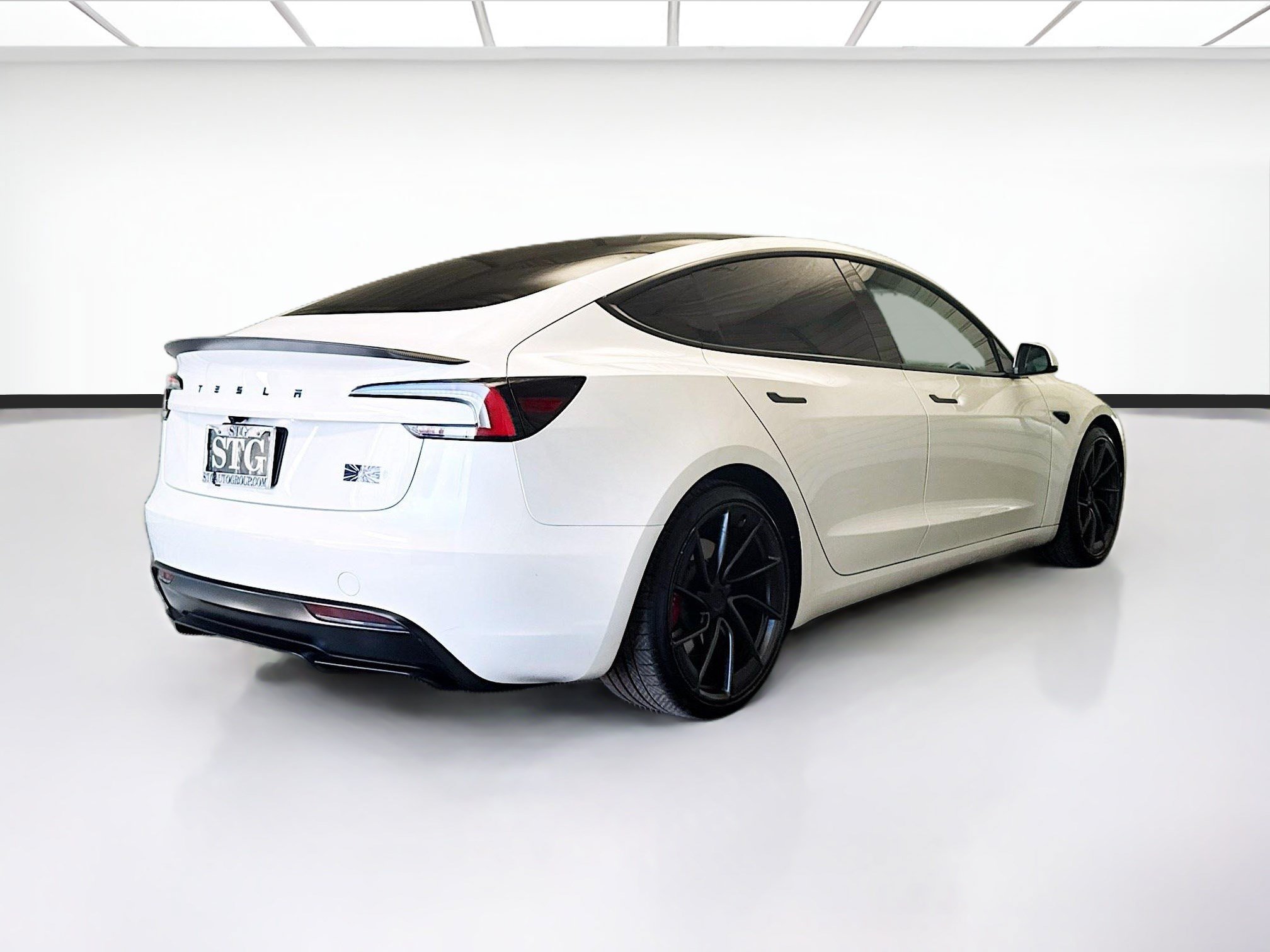 Used 2025 Tesla Model 3 Performance AWD/4WD image 4