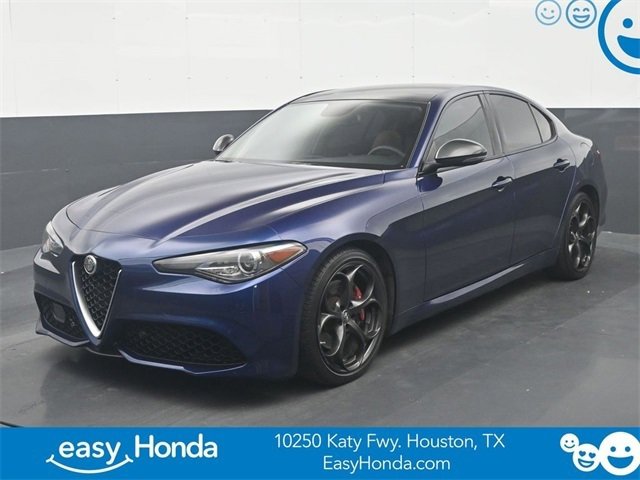 Used 2019 Alfa Romeo Giulia Base image 1