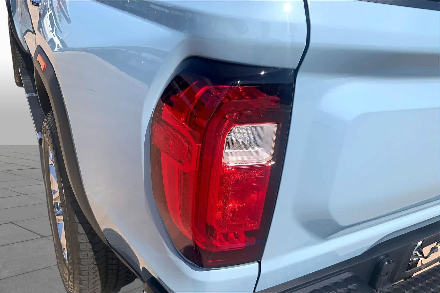 Certified 2025 GMC Canyon Denali AWD/4WD image 28