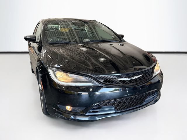 Used 2016 Chrysler 200 S w/ Navigation & Sound Group I FWD image 3