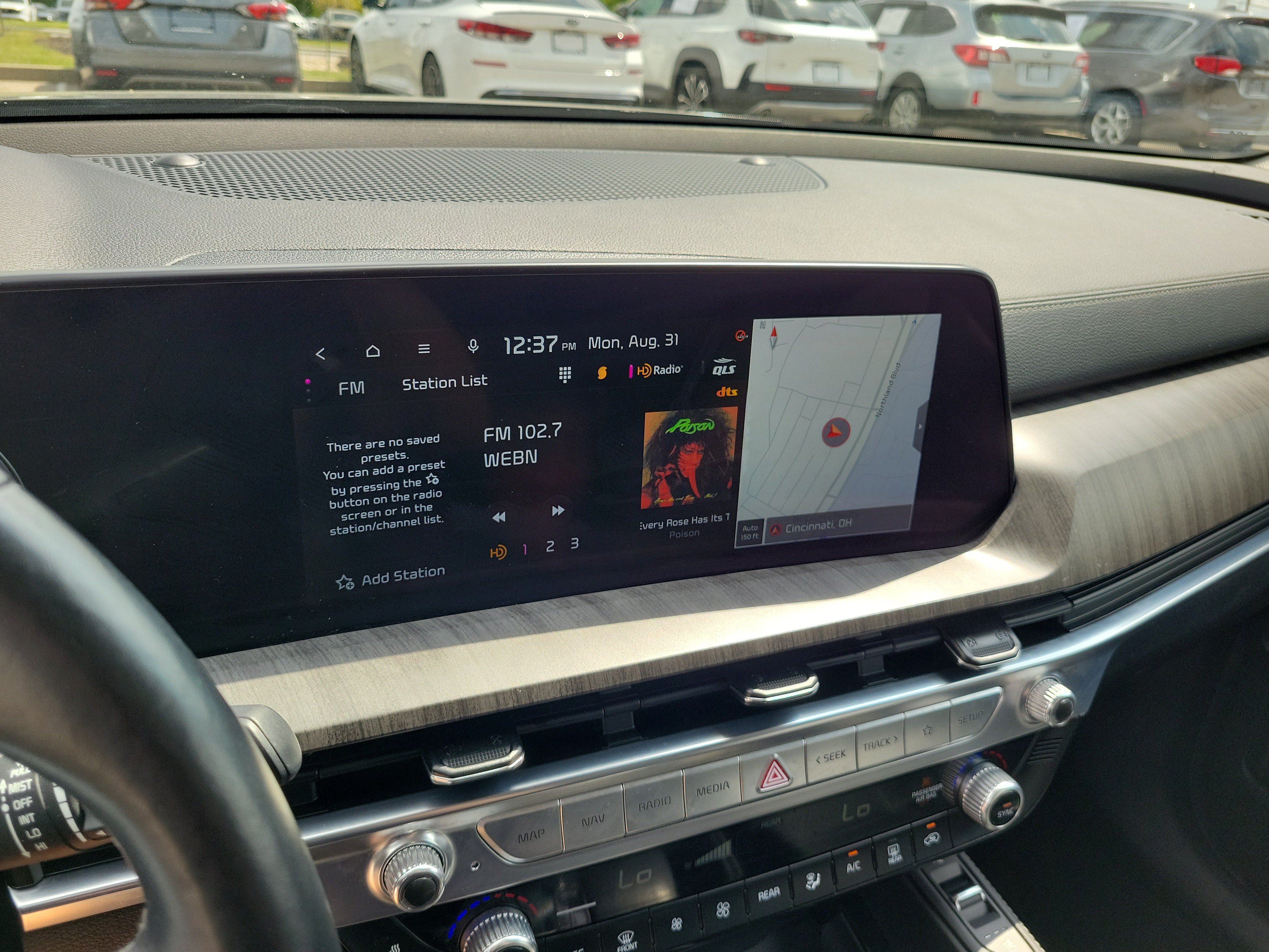 Used 2023 Kia Telluride AWD image 28