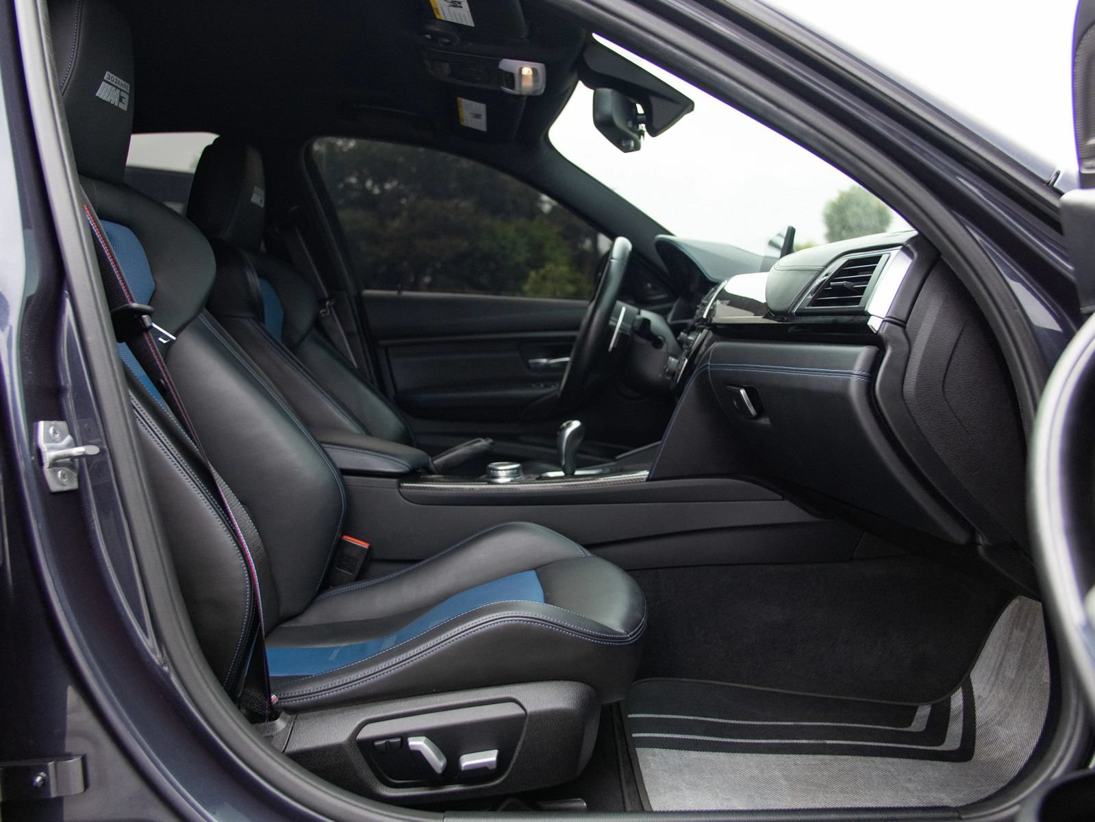 Used 2017 BMW M3 RWD image 50
