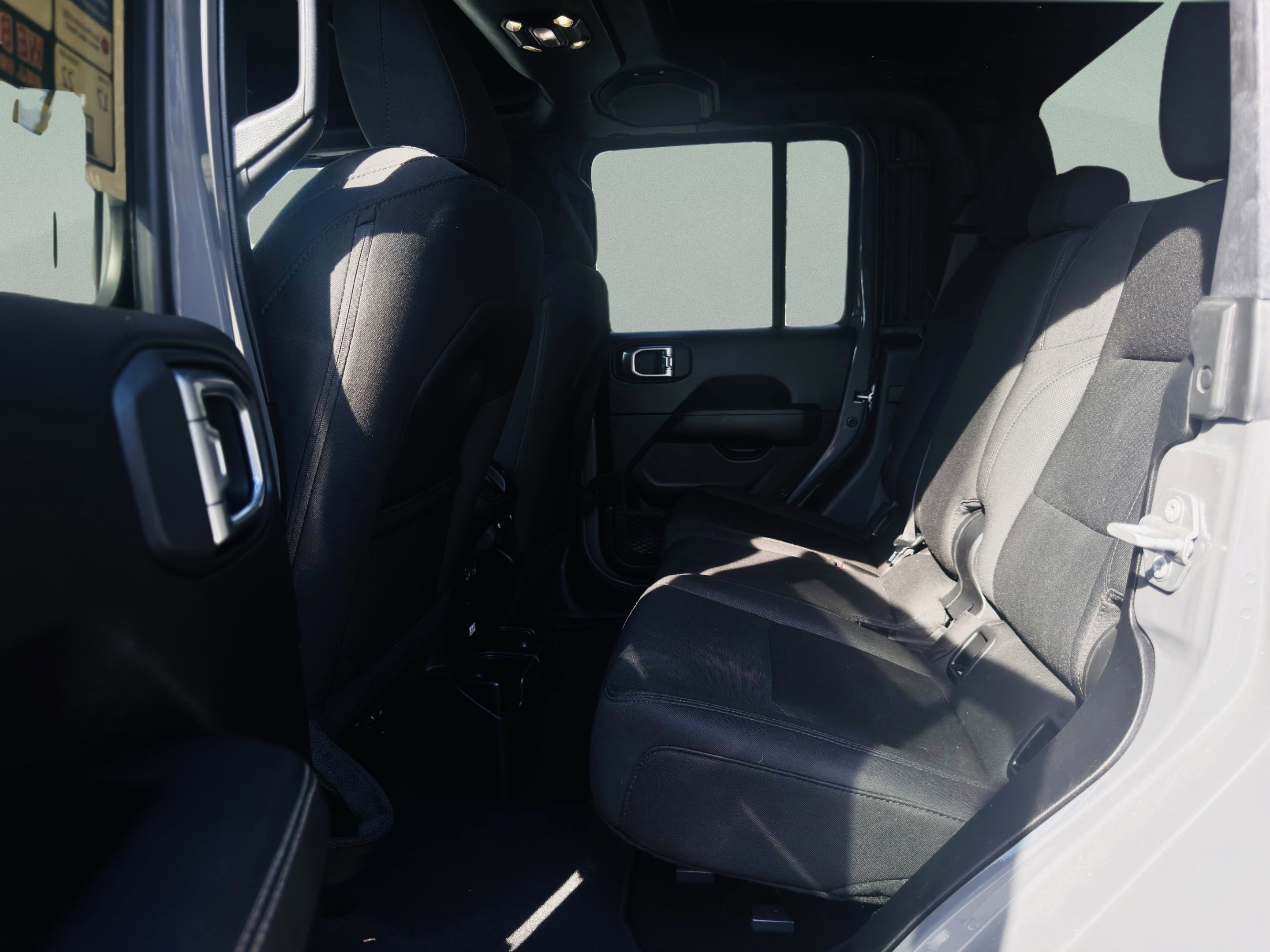 Used 2020 Jeep Gladiator Overland w/ Dual Top Group image 27